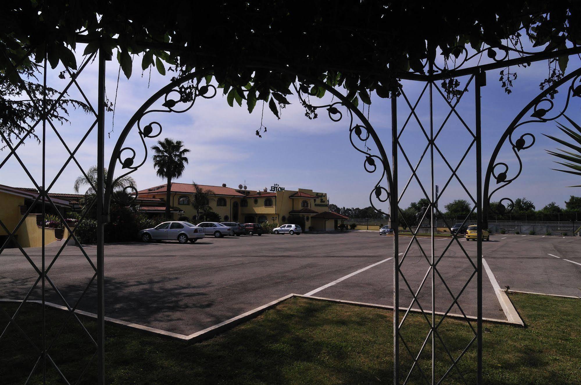 La Locanda Del Cavaliere Borgo Montello Exterior foto